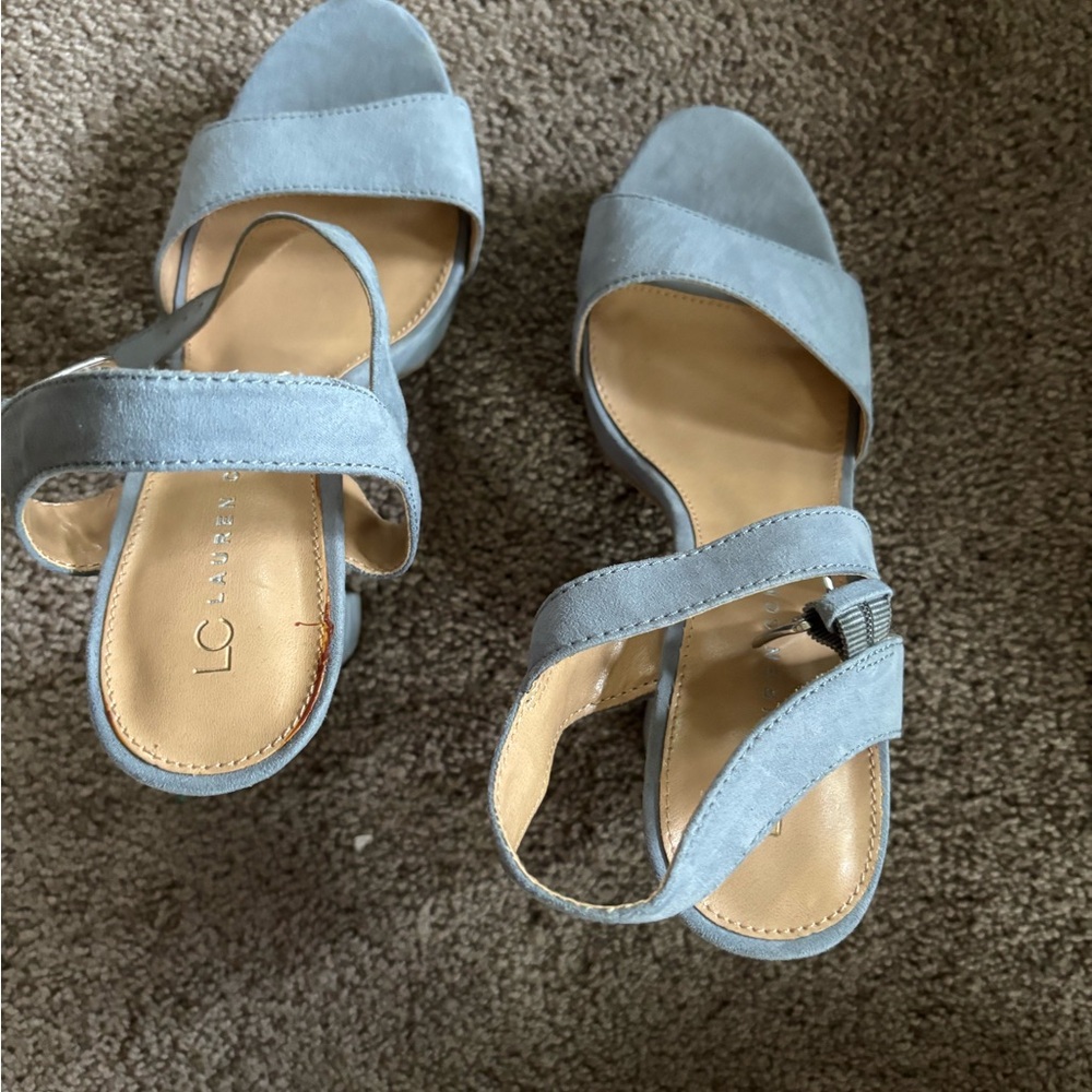 LC Lauren Conrad Blue Heels with Sexy Design